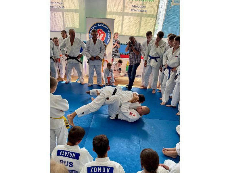 «Миссия чемпиона» в Кирово-Чепецке: олимпийцы вдохновляют молодежь.