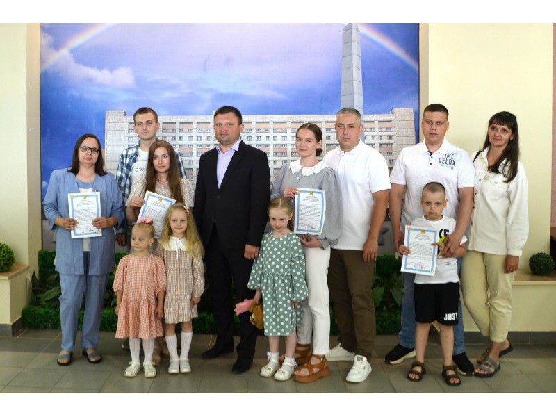 4 молодые семьи из Кирово-Чепецка получили свидетельства на приобретение или строительство жилья.