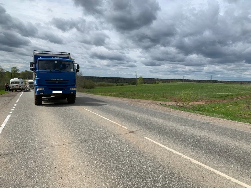 Сотрудники Госавтоинспекции проводят проверку по факту ДТП в Кирово-Чепецком районе.