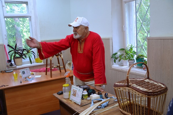Конкурс лозоплетения. Мастера корзиночного промысла поделились секретами творчества. Конкурс лозоплетения. Мастера корзиночного промысла поделились секретами творчества.