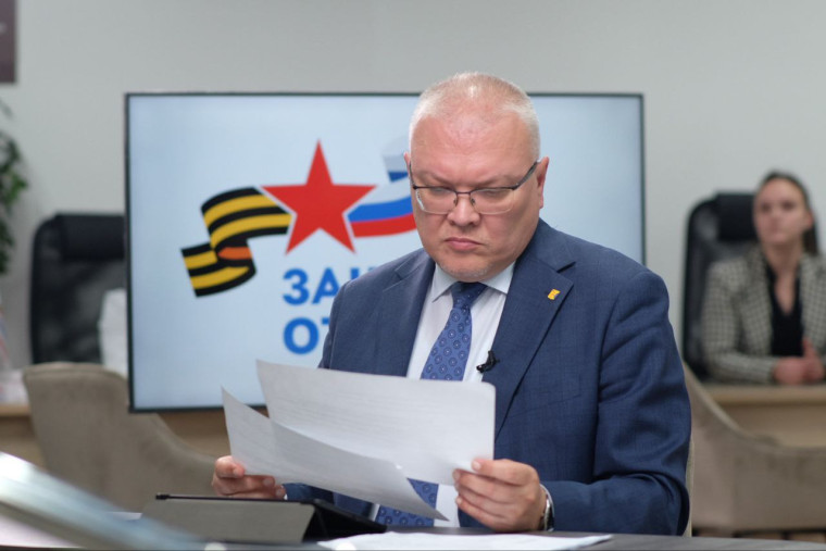 Александр Соколов во время прямой линии ответил на 42 вопроса жителей Кировской области. Александр Соколов во время прямой линии ответил на 42 вопроса жителей Кировской области.