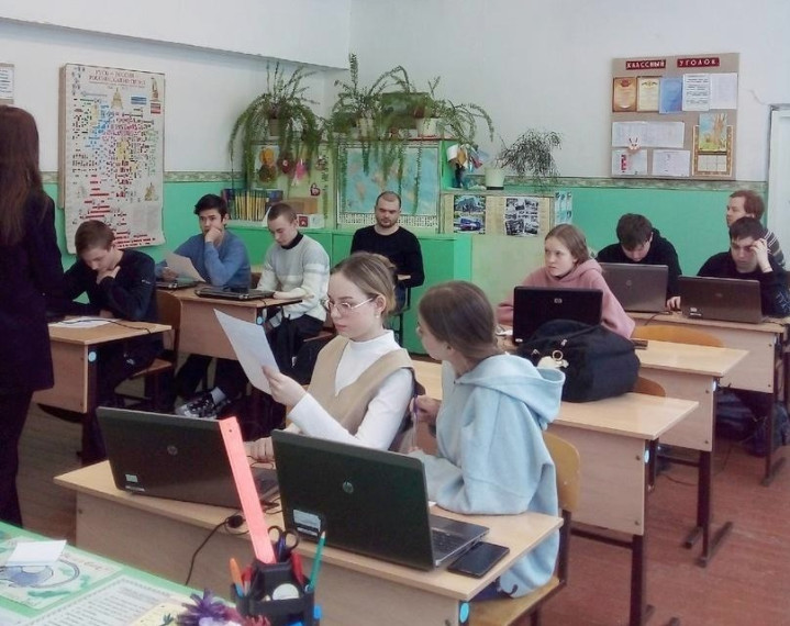 Об услугах службы занятости школьникам в Каринторфе рассказали специалисты ЦЗН. Об услугах службы занятости школьникам в Каринторфе рассказали специалисты ЦЗН.