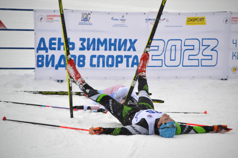 Праздничное веселье и спортивный азарт. Праздничное веселье и спортивный азарт.
