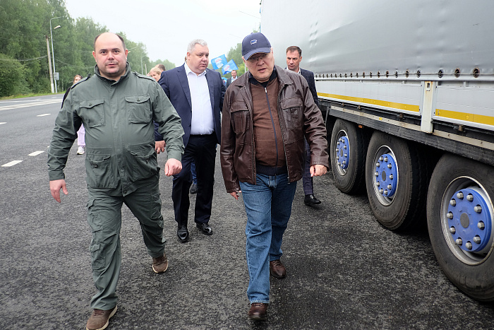 Кировская область направила в Белгородскую область 150 кубометров древесины. Кировская область направила в Белгородскую область 150 кубометров древесины.