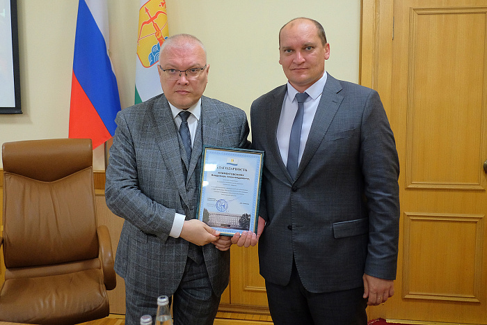 Кировские бойцы поблагодарили жителей региона за гуманитарную помощь. Кировские бойцы поблагодарили жителей региона за гуманитарную помощь.