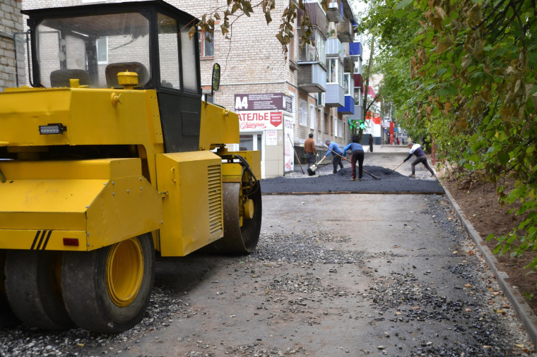  На проспекте Кирова завершается ремонт тротуара.