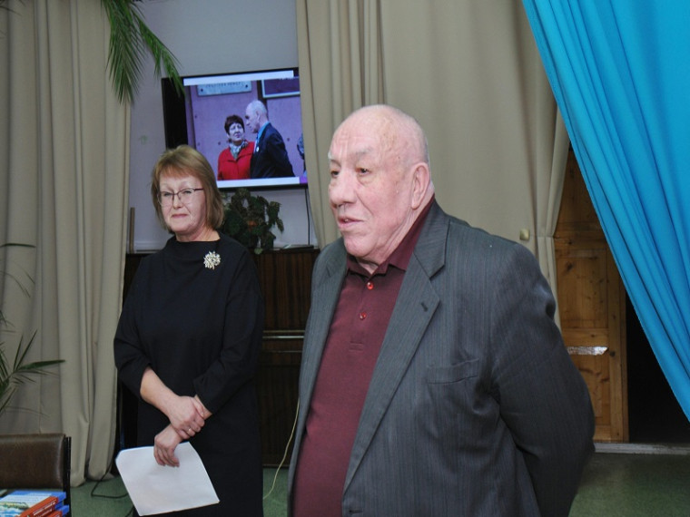 Результаты дел почетных граждан навсегда вписаны в историю Кирово-Чепецка.