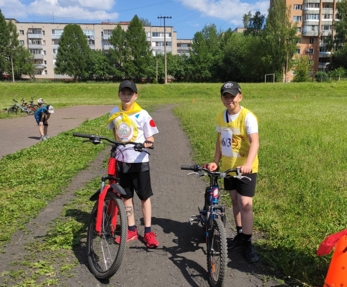 Кирово-Чепецкие воспитанники пришкольных лагерей приняли участие в соревнованиях по велокроссу.